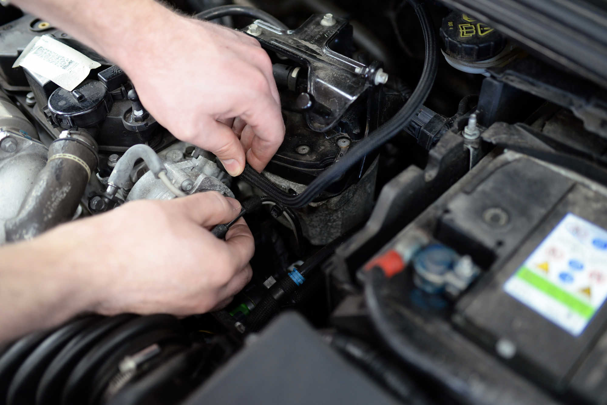 découvrez l'auto-électricité : conseils, guides et tutoriels pour maîtriser l'électricité automobile, diagnostiquer et réparer les pannes électriques de votre véhicule facilement.
