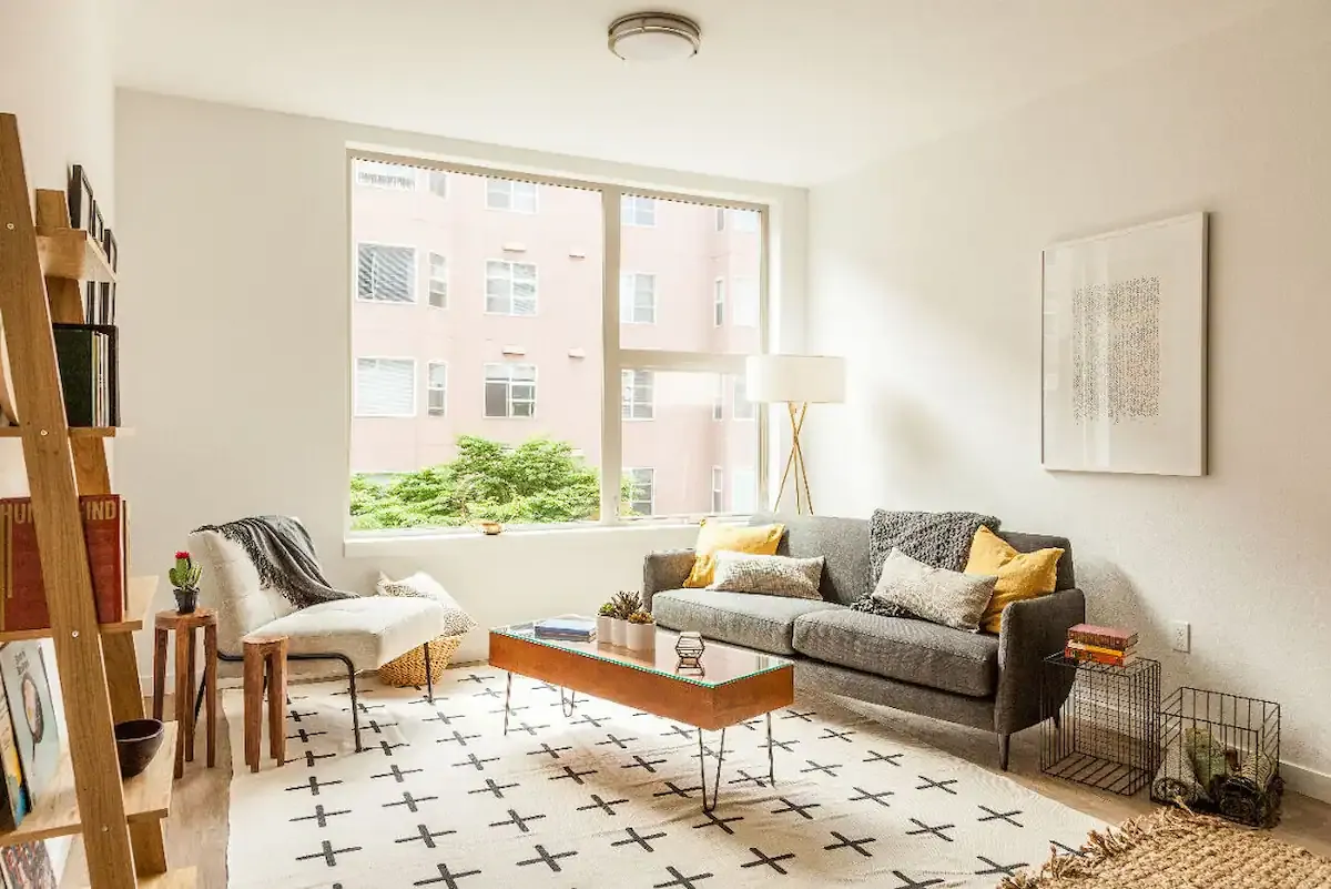 découvrez comment estimer et optimiser le budget de rénovation pour un appartement ou une maison de 60m2 : conseils pratiques, prix moyens au mètre carré, exemples de devis et astuces pour réaliser des économies.