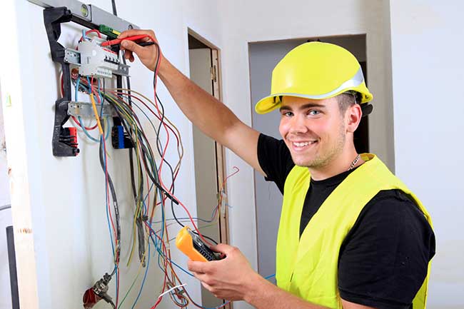 découvrez tout ce qu'il faut savoir sur l'électricité maison : conseils pratiques, astuces de sécurité, installations et économies d'énergie pour un habitat confortable et sécurisé.