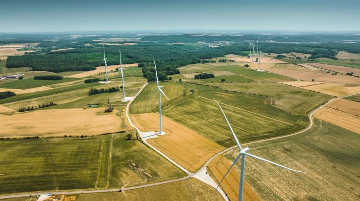 découvrez comment adopter l'électricité verte pour votre maison : solutions, avantages et conseils pratiques pour réduire votre impact environnemental et réaliser des économies d'énergie.