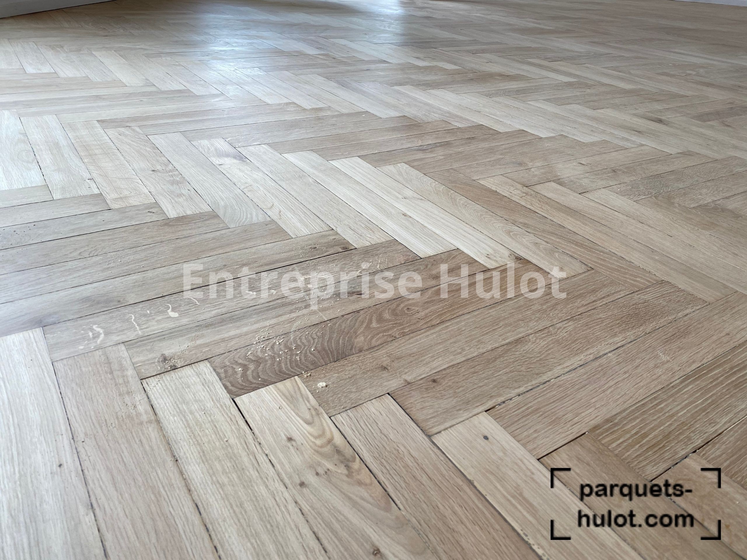 découvrez nos services de pose, rénovation et entretien de parquet à paris. experts qualifiés, conseils personnalisés, devis gratuit et vaste choix de parquets pour tous les styles et budgets.