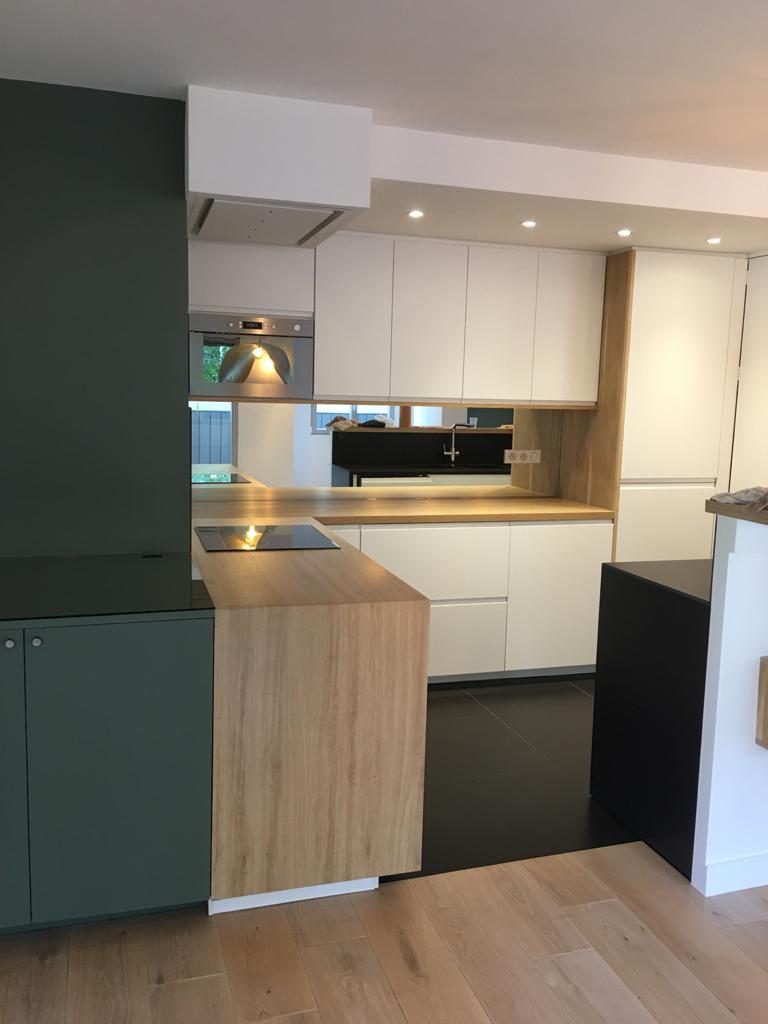 confiez la rénovation de votre appartement à issy-les-moulineaux à des experts pour un intérieur moderne, confortable et personnalisé. devis gratuit et accompagnement sur-mesure.