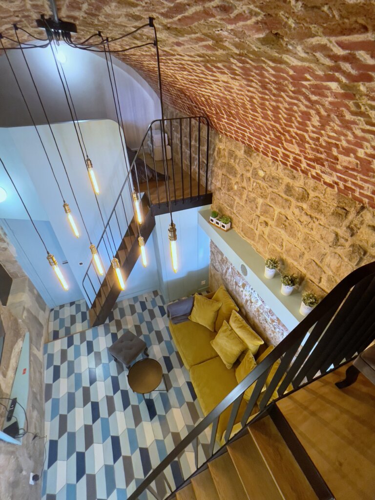 confiez la rénovation de votre appartement à paris à des experts. conseils personnalisés, réalisations sur mesure et qualité garantie pour sublimer votre bien immobilier.