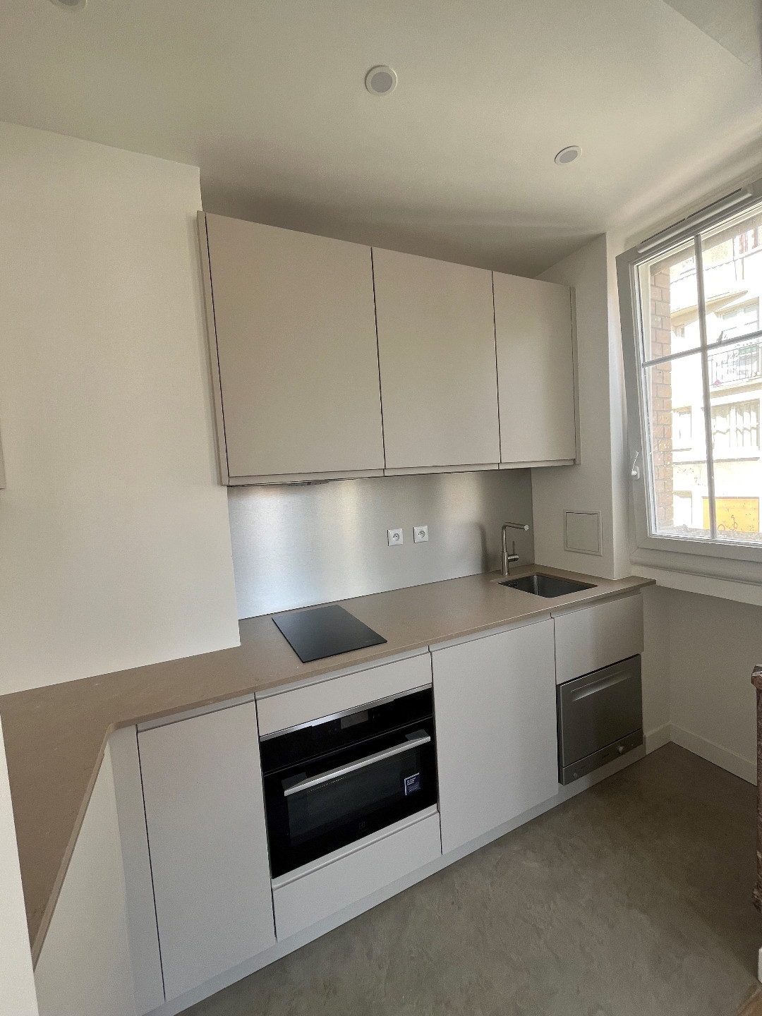 confiez la rénovation de votre cuisine à paris à des experts qualifiés. modernisez votre espace avec des solutions sur mesure, des matériaux de qualité et un accompagnement personnalisé pour un résultat à la hauteur de vos attentes.