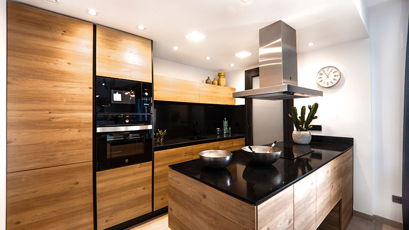 confiez la rénovation de votre cuisine à paris à des experts ! aménagement sur mesure, modernisation, conseils design et solutions adaptées à vos besoins pour une cuisine pratique et élégante.