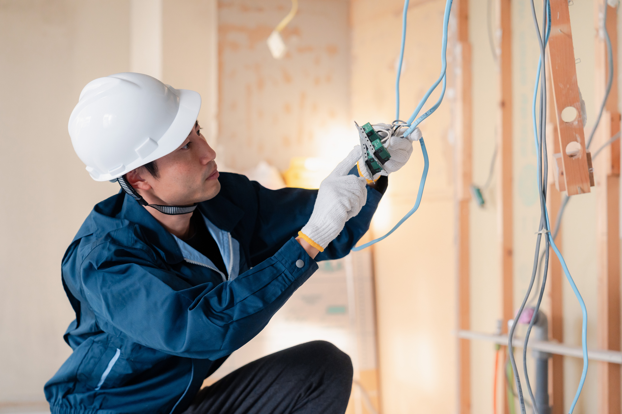 confiez vos travaux de rénovation électrique à des experts pour sécuriser et moderniser votre installation. diagnostic, mise aux normes et solutions sur mesure pour votre habitation ou local professionnel.