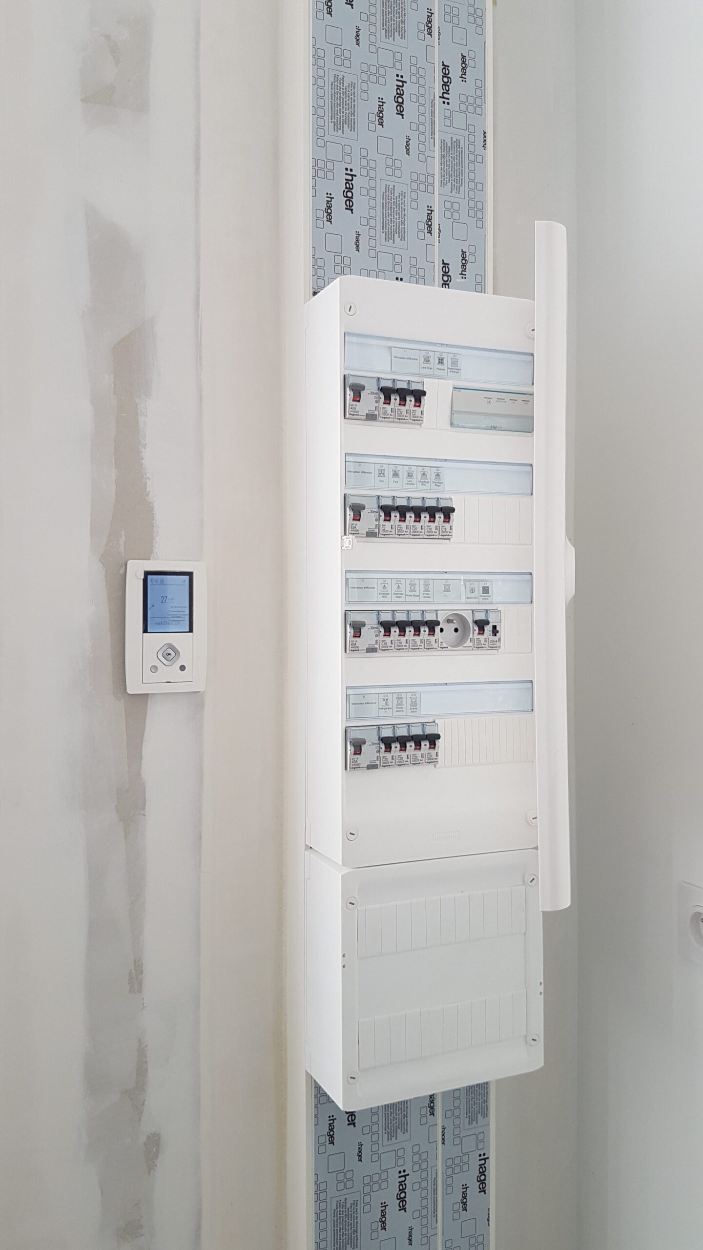 faites rénover l'électricité de votre maison dans l'oise (60) avec des électriciens qualifiés. mise aux normes, sécurité et confort : demandez votre devis gratuit pour une installation moderne et fiable.