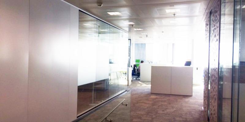 entreprise spécialisée dans la rénovation de locaux professionnels à paris : bureaux, commerces, espaces tertiaires. travaux sur mesure, conseils personnalisés et respect des délais pour transformer vos espaces de travail.