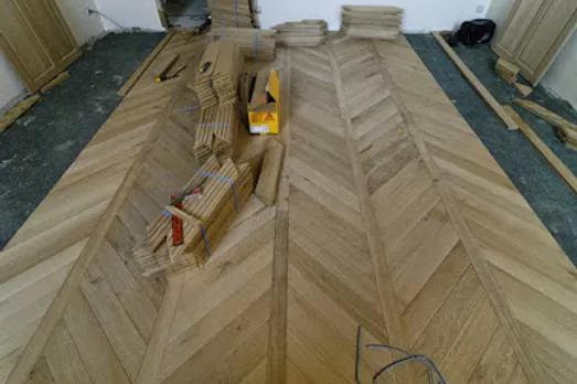 faites rénover votre parquet à paris par des experts ! redonnez vie à vos sols grâce à nos services professionnels de ponçage, vitrification et réparation de parquet. devis gratuit et intervention rapide à paris et en île-de-france.