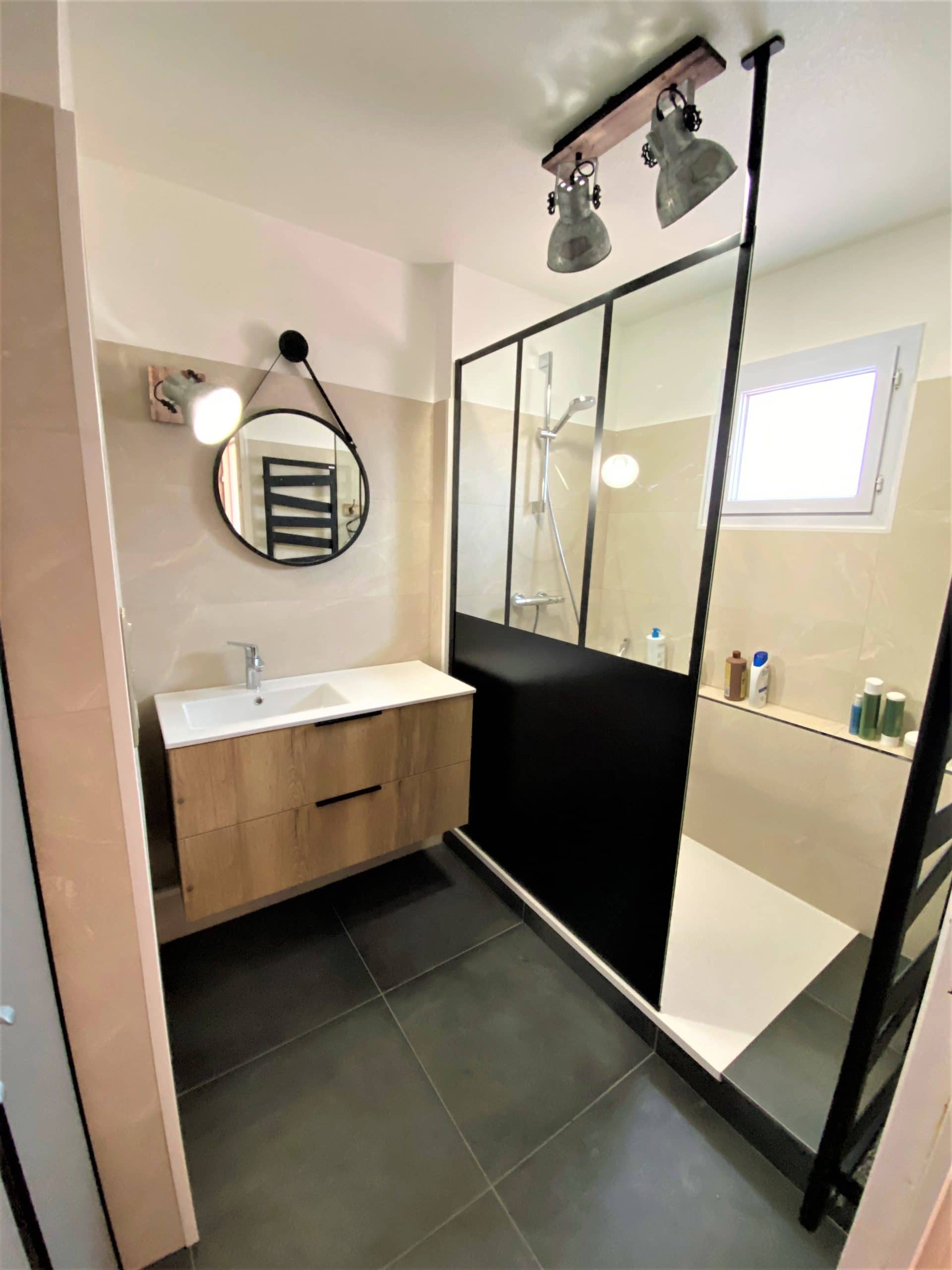confiez la rénovation de votre salle de bain à un artisan qualifié. profitez d’un accompagnement personnalisé, de conseils adaptés et de réalisations de qualité pour transformer votre espace selon vos envies et votre budget.