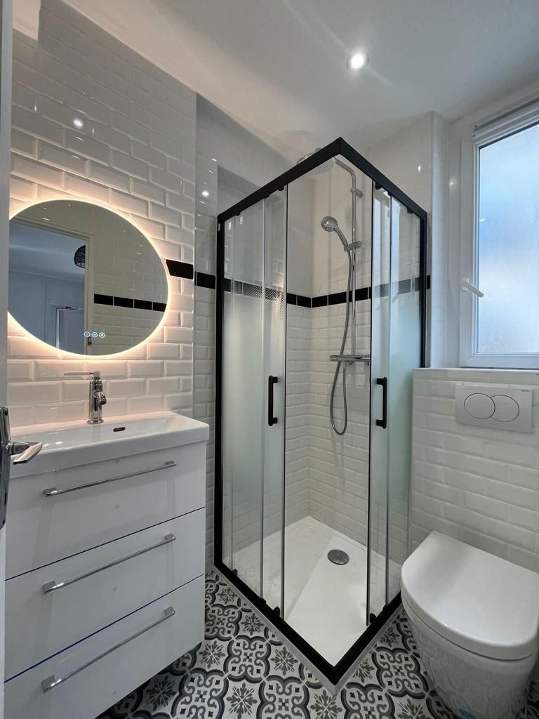 confiez la rénovation de votre salle de bain à paris à des professionnels expérimentés. modernisez votre espace avec des solutions sur-mesure, des matériaux de qualité et un accompagnement personnalisé pour un résultat à la hauteur de vos attentes.