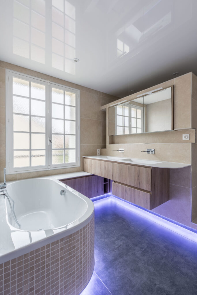 confiez la rénovation de votre salle de bain à paris à des experts. profitez d’un accompagnement personnalisé, de matériaux de qualité et d’idées modernes pour transformer votre espace avec succès !