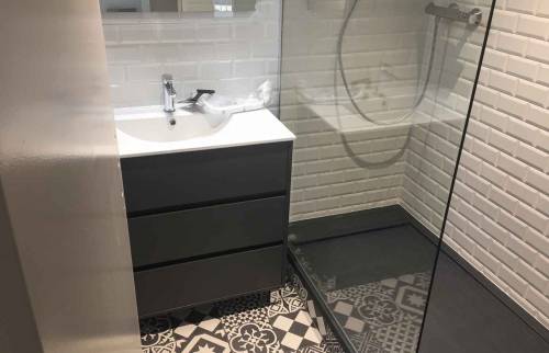 confiez la rénovation de votre salle de bain à paris à des experts ! devis gratuit, conseils personnalisés et travaux de qualité pour un espace moderne et fonctionnel.