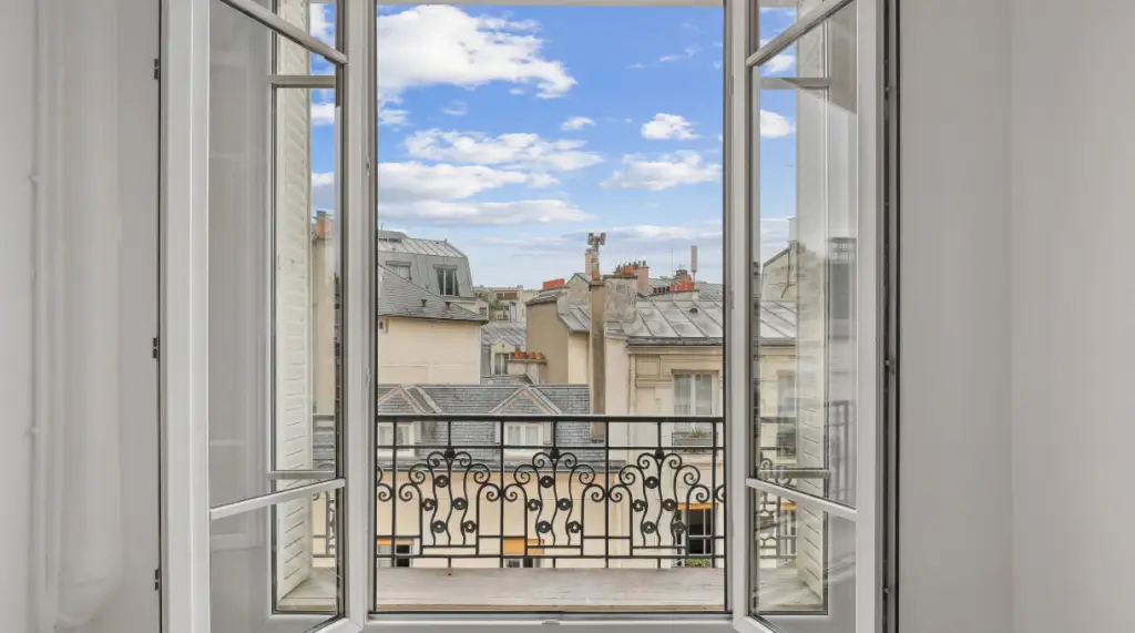 confiez la rénovation de votre appartement à paris à des experts qualifiés pour un résultat sur-mesure, moderne et adapté à vos besoins. devis gratuit et accompagnement personnalisé.