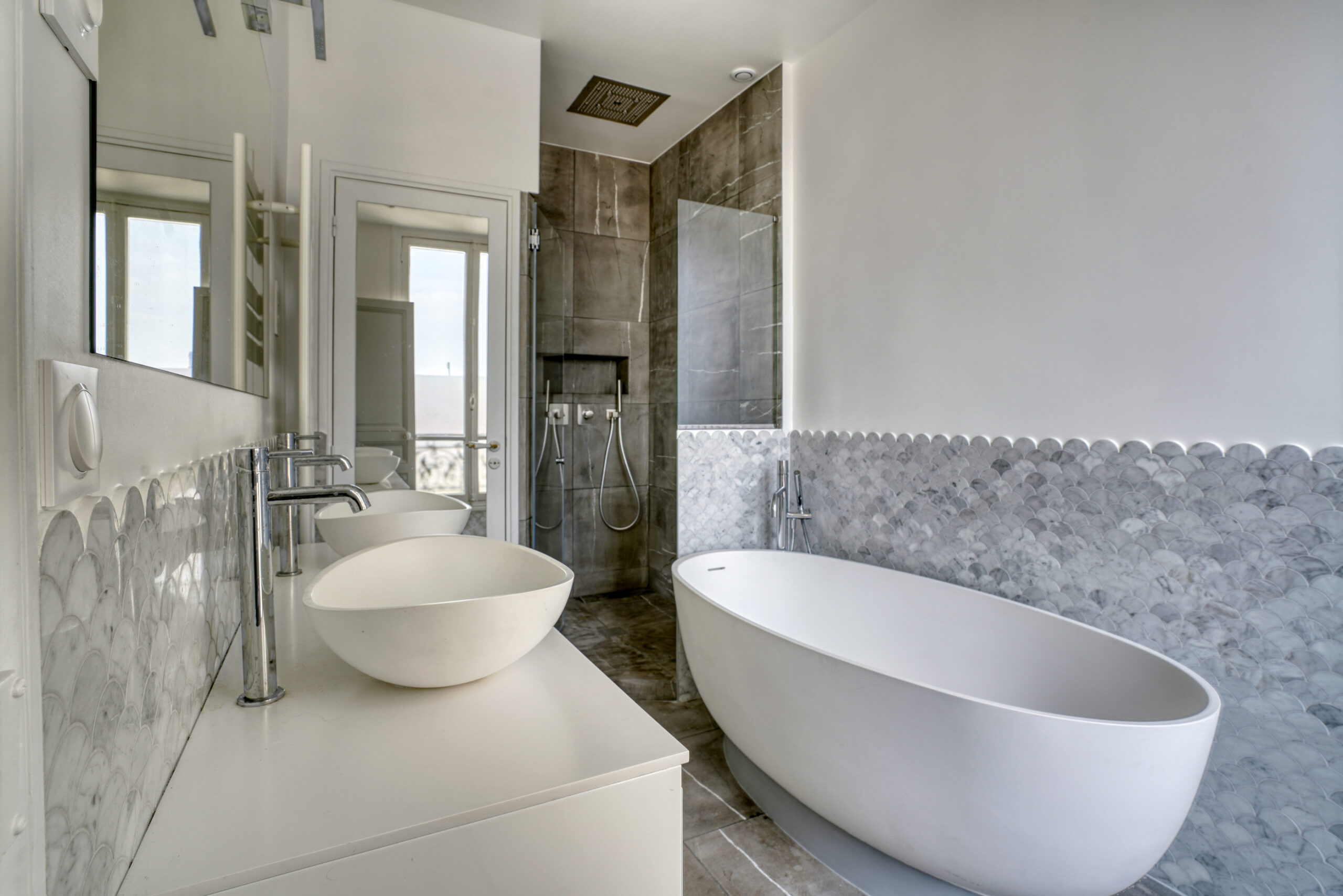 besoin de rénover votre baignoire à paris ? profitez d’un service rapide et professionnel pour redonner éclat et modernité à votre salle de bain. devis gratuit et intervention express !