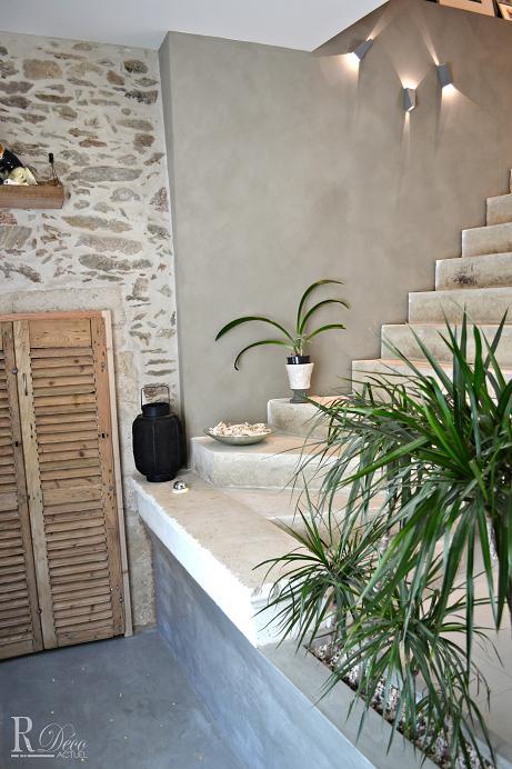 découvrez tous les conseils et astuces pour rénover une maison ancienne : étapes clés, erreurs à éviter et solutions pour moderniser tout en préservant le charme d'origine de votre habitation.