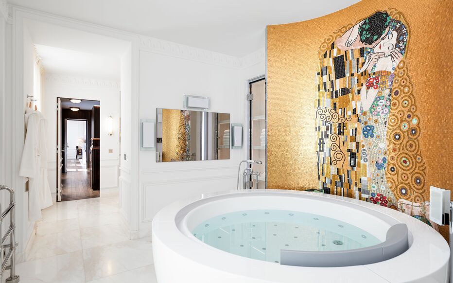 confiez votre projet de salle de bain clé en main à paris à des experts. rénovation complète, conseils personnalisés et suivi de a à z pour une salle de bain moderne et fonctionnelle.