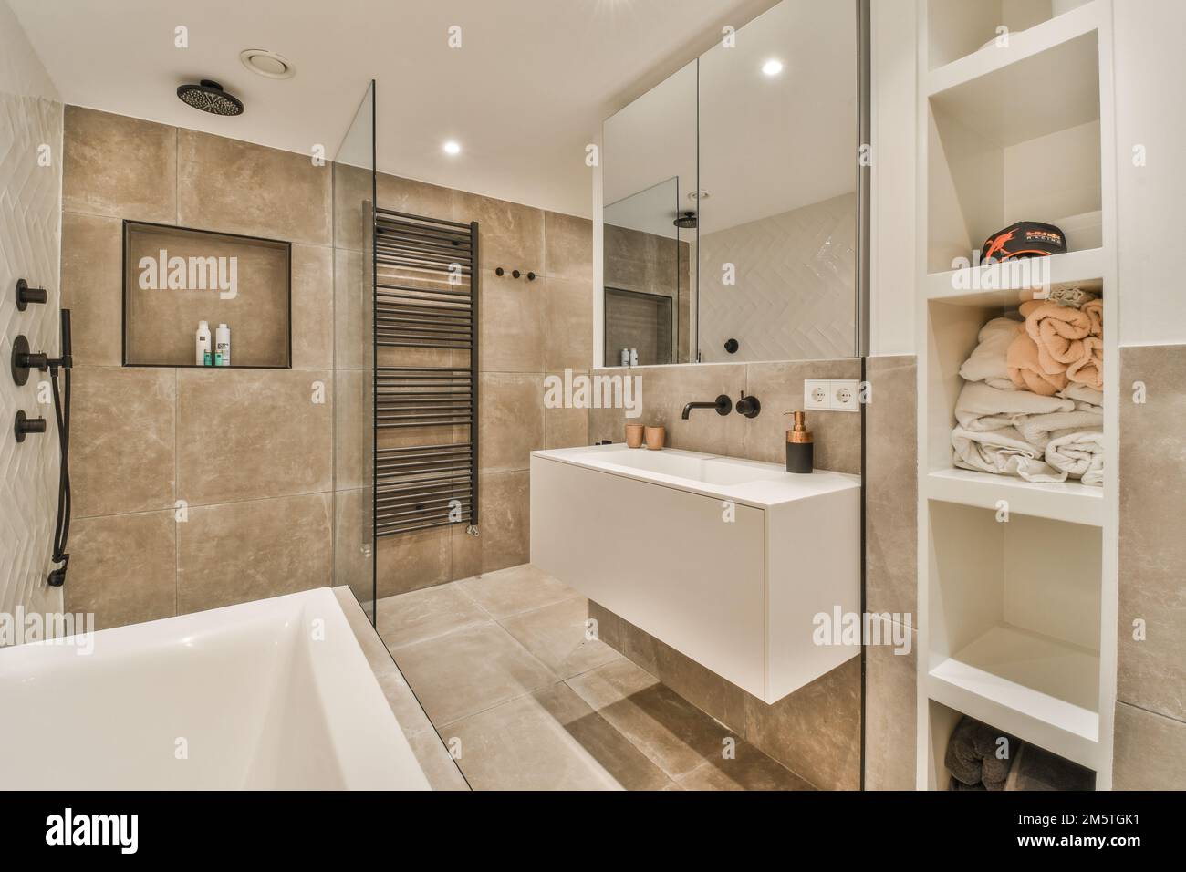 découvrez des idées et inspirations pour créer une salle de bain moderne alliant design, confort et fonctionnalité. conseils déco, aménagement et tendances pour sublimer votre espace.