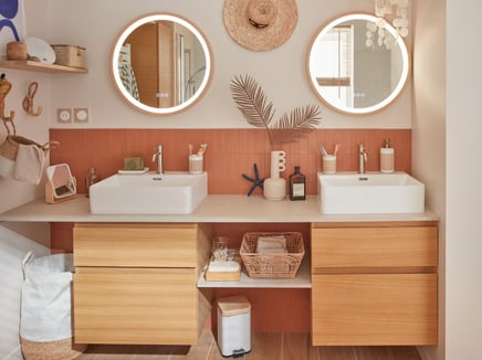 découvrez des idées et conseils pour aménager une salle de bain moderne, optimiser l'espace pour chaque m2 et choisir les meilleurs matériaux et équipements tendance.