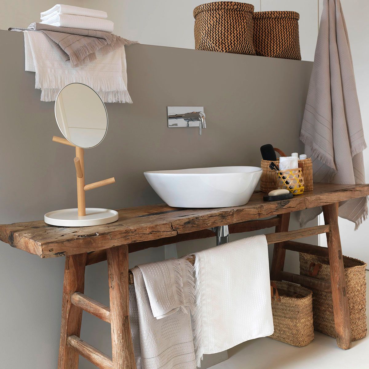 découvrez nos idées et conseils pour transformer votre salle de bain facilement et lui donner un nouveau look, quels que soient votre budget et vos envies.