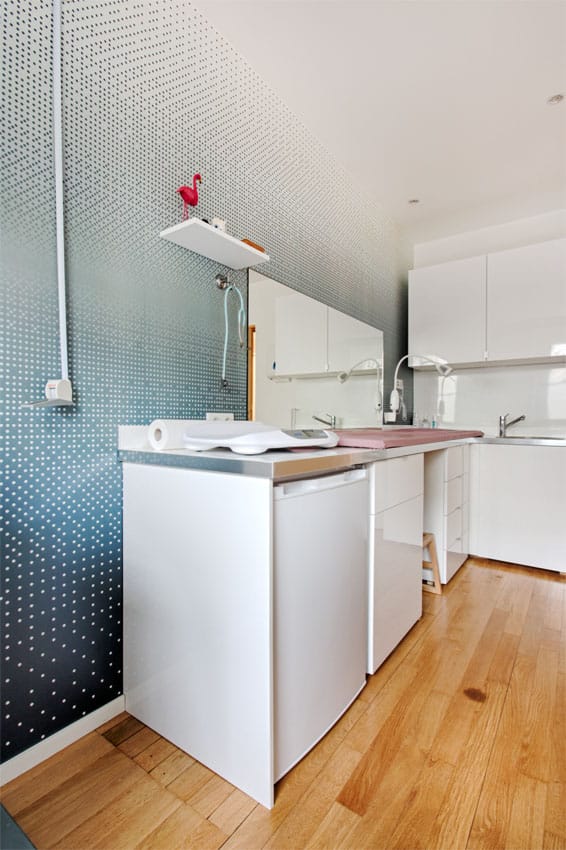 découvrez comment un cabinet médical parisien a été entièrement transformé pour offrir un espace moderne, fonctionnel et accueillant aux patients et professionnels de santé.