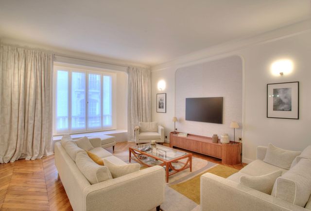 découvrez nos conseils pour choisir la meilleure entreprise de rénovation à paris en 2025. comparez les critères essentiels, avis clients et obtenez des devis adaptés à vos projets de rénovation.