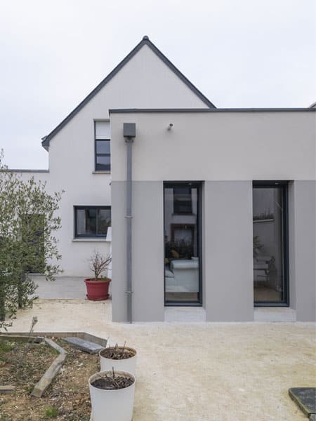 découvrez le coût d'une extension de maison de 20m² avec toit plat : prix moyen, facteurs à prendre en compte, conseils pour réussir votre projet et estimer votre budget facilement.