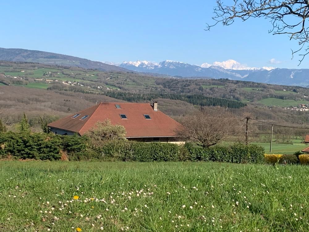 découvrez cette ferme à restaurer située à proximité de paris, idéale pour un projet de rénovation alliant charme authentique et tranquillité de la campagne, tout en restant proche de la capitale.