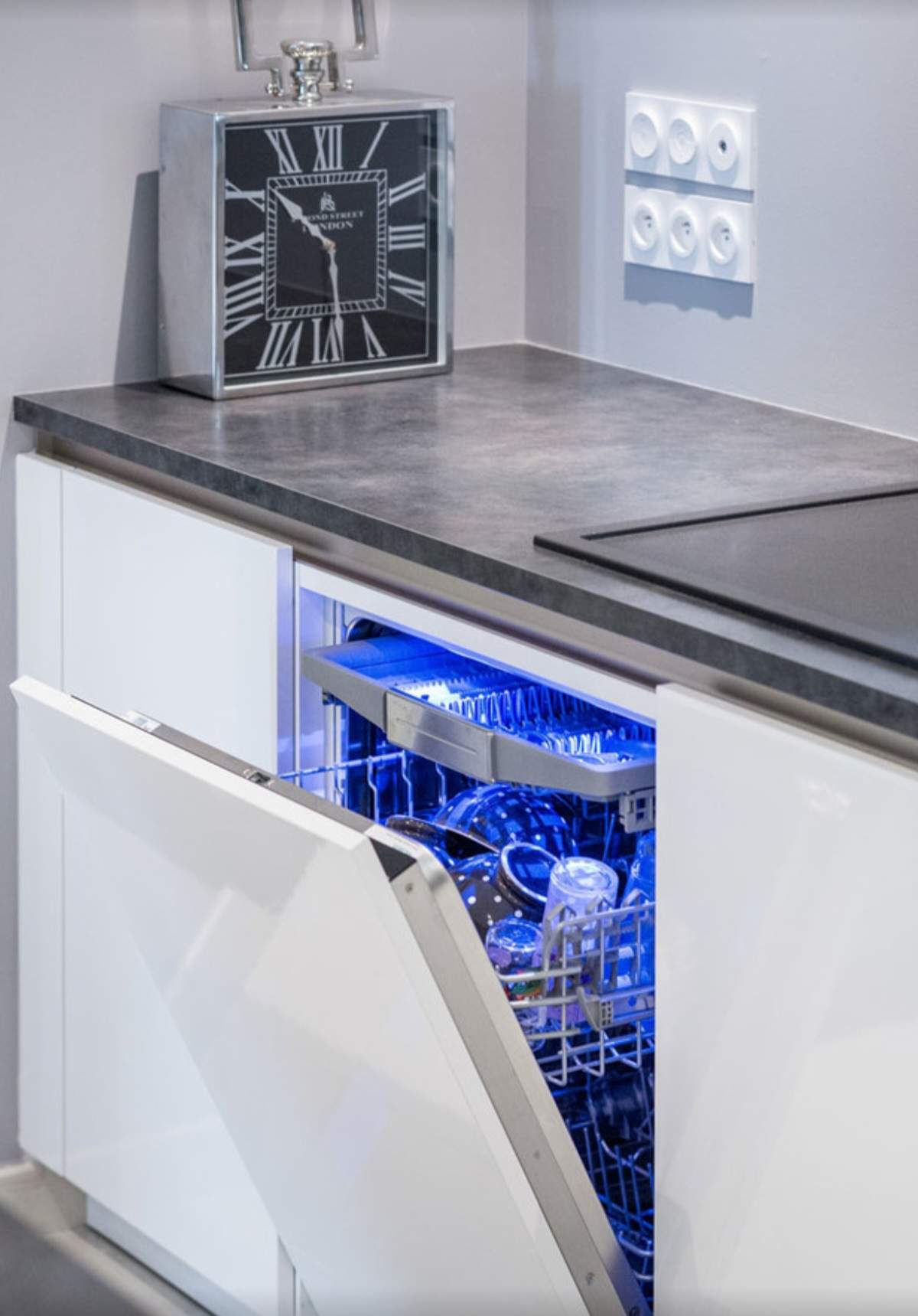 découvrez nos services de rénovation de cuisine à garches pour valoriser votre bien immobilier avec des aménagements modernes et fonctionnels.