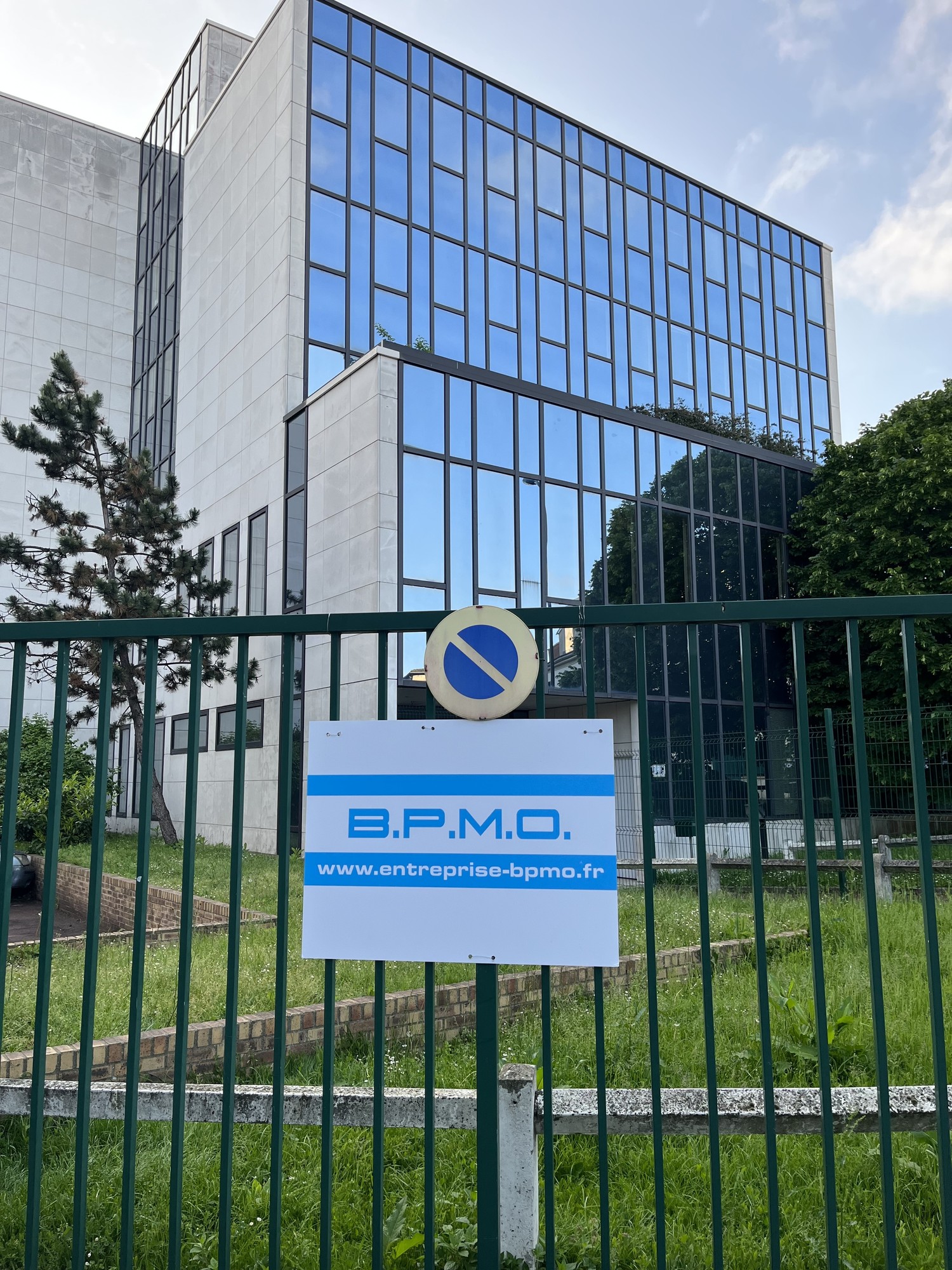 confiez la rénovation de votre entreprise à malakoff à des experts qualifiés. bureaux, locaux professionnels, commerces : devis rapide, travaux soignés et accompagnement sur-mesure.