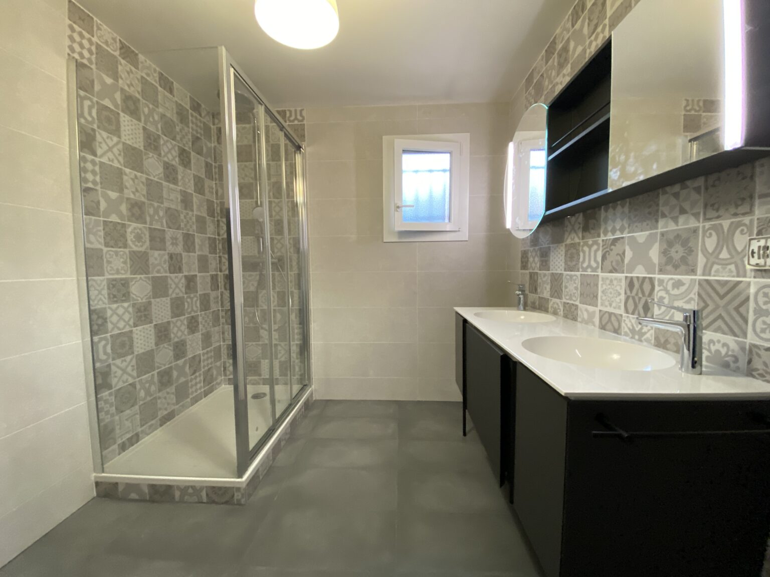 confiez la rénovation de votre salle de bain à montgeroult à des experts. profitez d’un accompagnement personnalisé, de conseils déco et de prestations de qualité pour transformer votre espace selon vos envies.