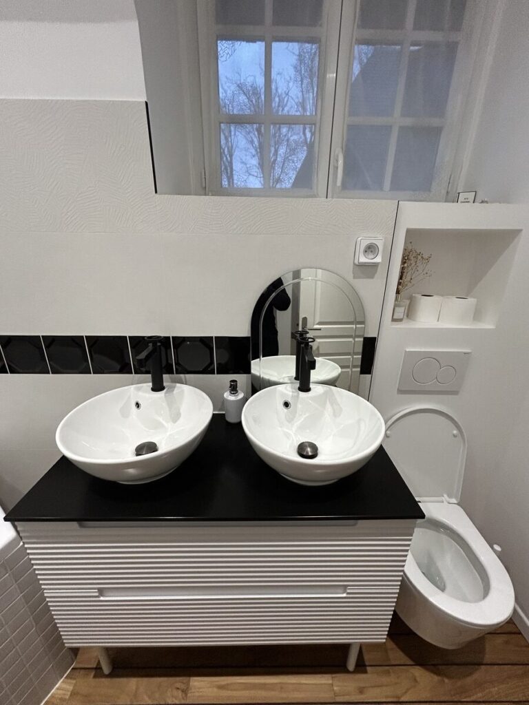 confiez la rénovation de votre salle de bain à montgeroult à des experts qualifiés. profitez d’un espace moderne, fonctionnel et adapté à vos besoins. devis gratuit et accompagnement personnalisé !