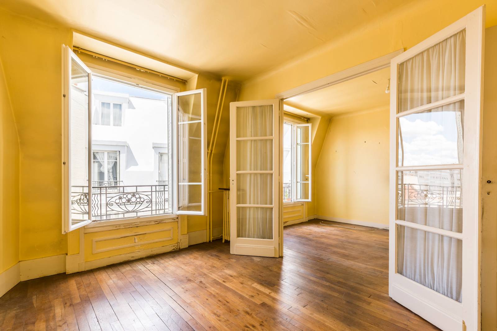 découvrez nos conseils essentiels pour réussir la rénovation de votre appartement à paris, alliant charme parisien et modernité.