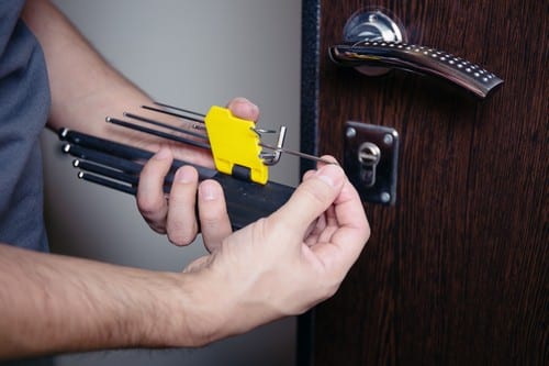 service de serrurier urgence à levallois-perret disponible 24h/24 pour dépannages rapides, ouverture de portes, changement de serrure et sécurité.